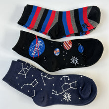 Load image into Gallery viewer, NASA Solar System &amp; Glow-in-the-Dark Constelltions Kids 3-Pack Socks